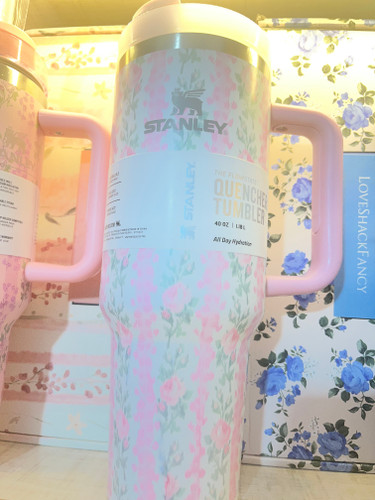 تراول ماگ استنلی گلدار سفید با پک اصلی