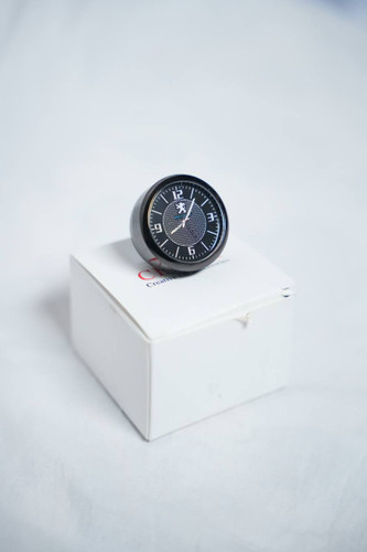 ساعت آنالوگ لاکچری برند پژو